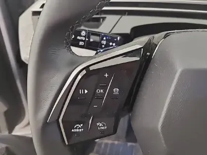 Photo 19 Peugeot 5008  Hybrid 145 ch e-DCS6