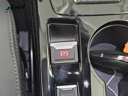 Photo 15 Peugeot 208  Hybrid 145 ch e-DCS6