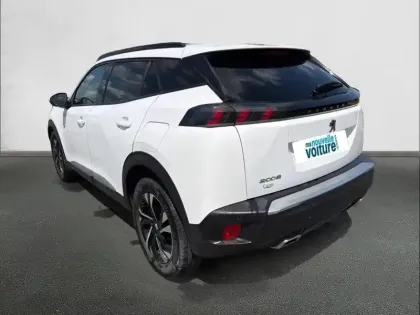 Photo 6 Peugeot 2008  PureTech 130 S&S EAT8