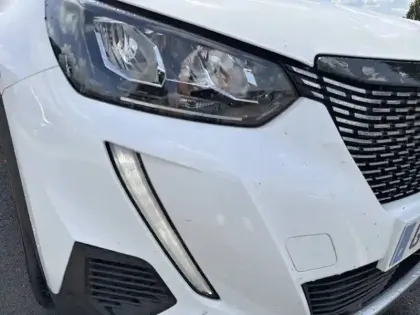 Photo 15 Peugeot 2008  PureTech 130 S&S EAT8
