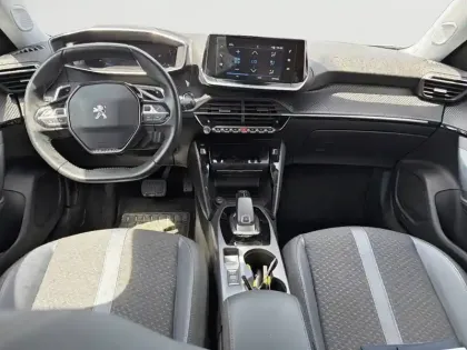 Photo 7 Peugeot 2008  PureTech 130 S&S EAT8