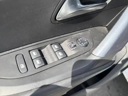 Photo 14 Peugeot 2008  PureTech 130 S&S EAT8