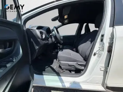 Photo 8 Toyota Yaris  Hybride 100h