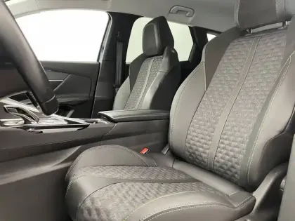 Photo 13 Peugeot 3008  Hybrid 225 e-EAT8