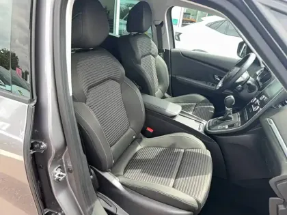 Photo 13 Renault Scenic Grand  TCe 140 EDC