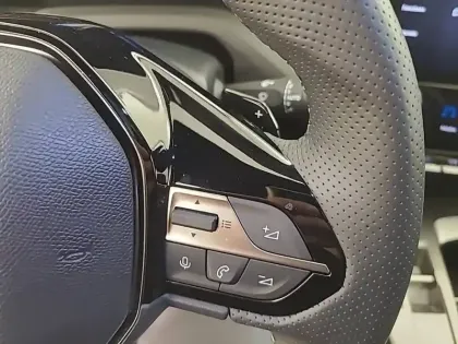 Photo 43 Peugeot 308  Electrique 55 kWh 156ch
