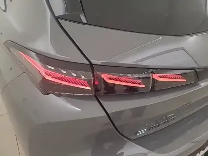 Photo 16 Peugeot 308  Electrique 55 kWh 156ch