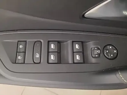 Photo 20 Peugeot 308  Electrique 55 kWh 156ch
