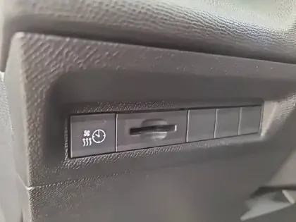 Photo 45 Peugeot 308  Electrique 55 kWh 156ch