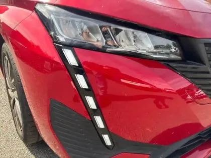 Photo 15 Peugeot 308  PureTech 110ch S&S BVM6