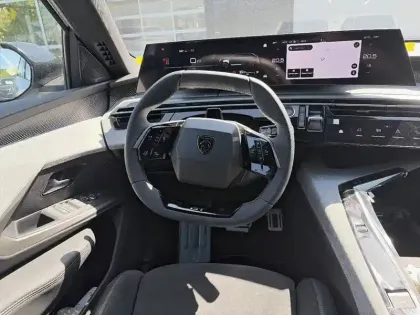 Photo 8 Peugeot 5008  Hybrid 145 ch e-DCS6