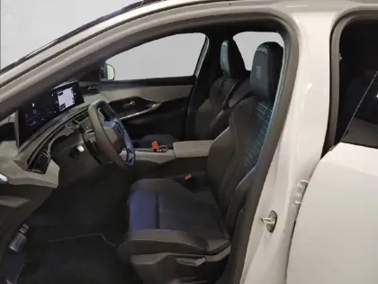 Photo 10 Peugeot 3008  Plug-in Hybrid 225 e-DCS7