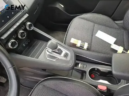 Photo 11 Renault Captur  E-Tech Plug-in 160