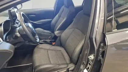 Photo 11 Toyota Corolla  Hybride 140ch