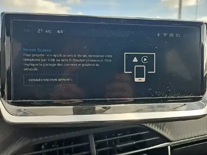 Photo 18 Peugeot 2008  Hybrid 136 e-DCS6
