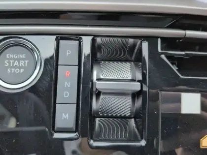 Photo 13 Peugeot 3008  Hybrid 145 e-DCS6