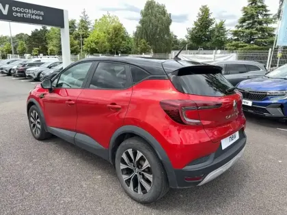 Photo 8 Renault Captur  E-Tech full hybrid 145