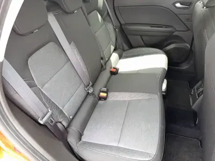 Photo 18 Renault Captur  E-Tech full hybrid 145