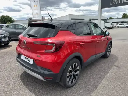 Photo 10 Renault Captur  E-Tech full hybrid 145
