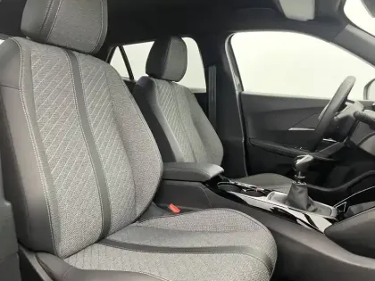 Photo 26 Peugeot 2008  100 S&S BVM6