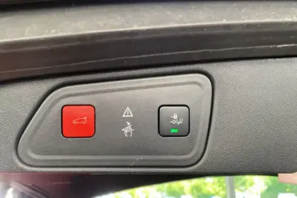 Photo 23 Peugeot 3008  Hybrid4 300 e-EAT8