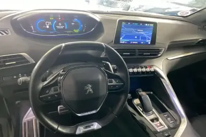 Photo 16 Peugeot 3008  Hybrid4 300 e-EAT8