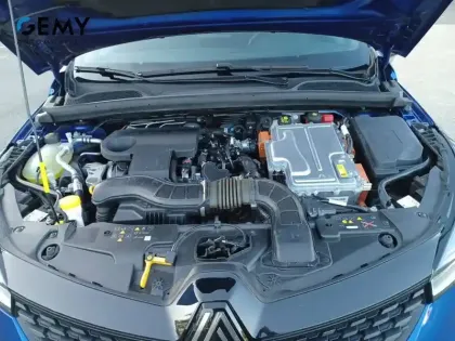 Photo 15 Renault Clio  E-Tech full hybrid 145