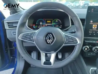 Photo 12 Renault Clio  E-Tech full hybrid 145