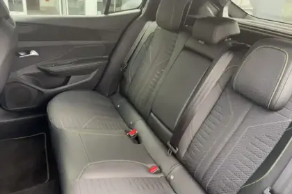 Photo 10 Peugeot 408  Hybrid 145 e-DCS6