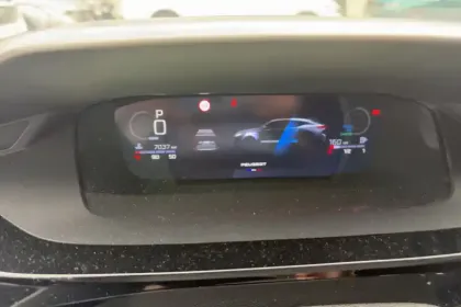 Photo 17 Peugeot 408  Hybrid 145 e-DCS6