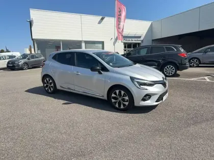 Photo 6 Renault Clio  E-Tech full hybrid 145