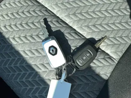 Photo 23 Renault Clio  E-Tech full hybrid 145