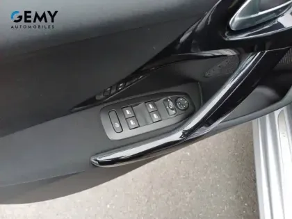 Photo 13 Peugeot 208  PureTech 82ch S&S BVM5