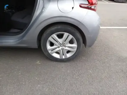 Photo 10 Peugeot 208  PureTech 82ch S&S BVM5