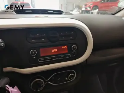 Photo 14 Renault Twingo  III Achat Intégral - 21