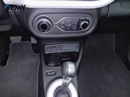 Photo 28 Renault Twingo  III Achat Intégral - 21