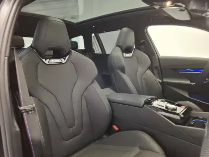 Photo 8 BMW Serie 5 M5 Touring PHEV 727 ch BVA8