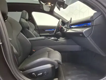Photo 24 BMW Serie 5 M5 Touring PHEV 727 ch BVA8