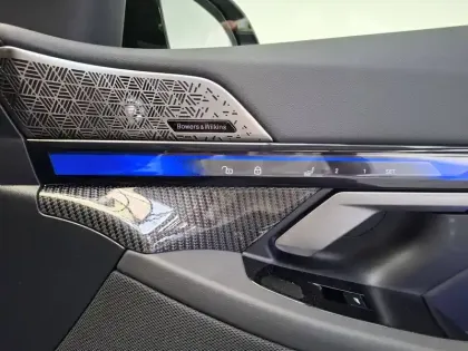 Photo 25 BMW Serie 5 M5 Touring PHEV 727 ch BVA8