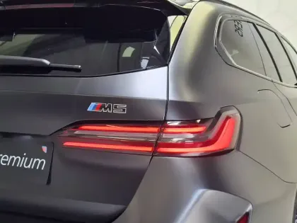 Photo 10 BMW Serie 5 M5 Touring PHEV 727 ch BVA8