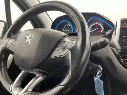 Photo 28 Peugeot 2008  1.2 PureTech 110ch S&S EAT6