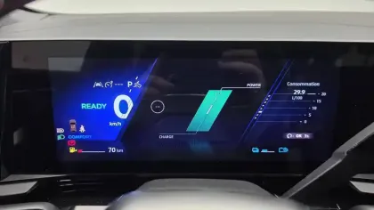 Photo 46 Renault Austral  full hybrid E-Tech 200 ch