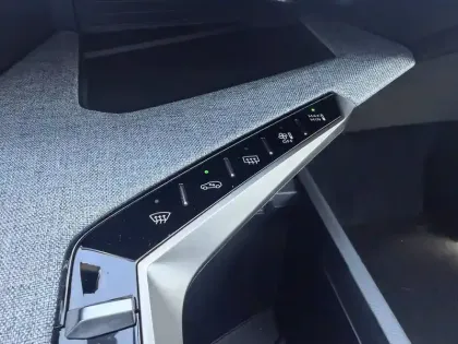 Photo 12 Peugeot 5008  Plug-in Hybrid 195 e-DCS7
