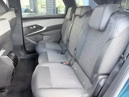 Photo 11 Peugeot 5008  Hybrid 145 ch e-DCS6