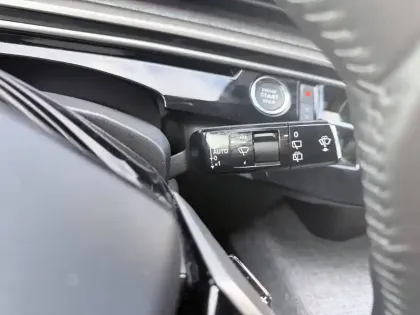 Photo 24 Peugeot 5008  Hybrid 145 ch e-DCS6