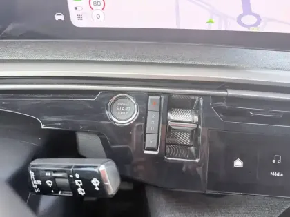 Photo 20 Peugeot 5008  Hybrid 145 ch e-DCS6