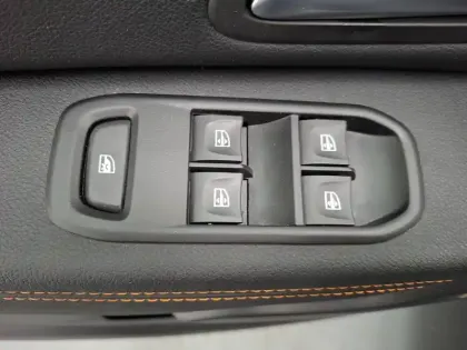 Photo 30 Dacia Duster  TCe 150 FAP 4x2 EDC