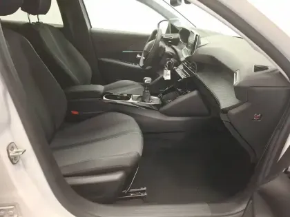 Photo 38 Peugeot 208  PureTech 100 S&S BVM6
