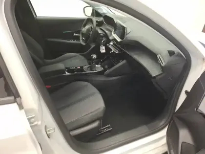 Photo 37 Peugeot 208  PureTech 100 S&S BVM6