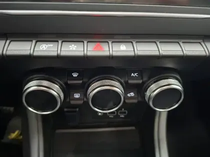 Photo 42 Renault Captur  TCe 90